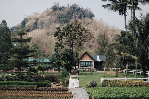“Soulmate Cafe &amp; Garden” อ.บ้านไร่